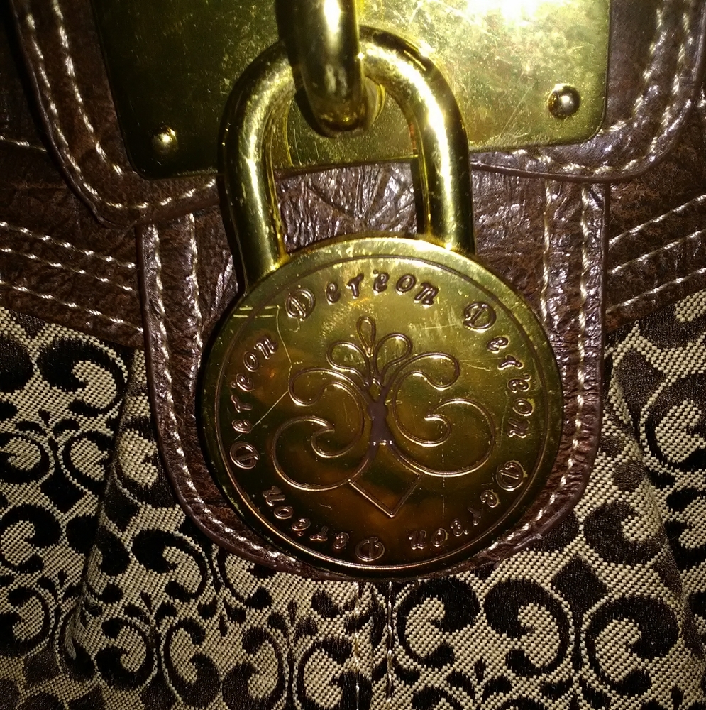 Purse - Picture 2 of 8
